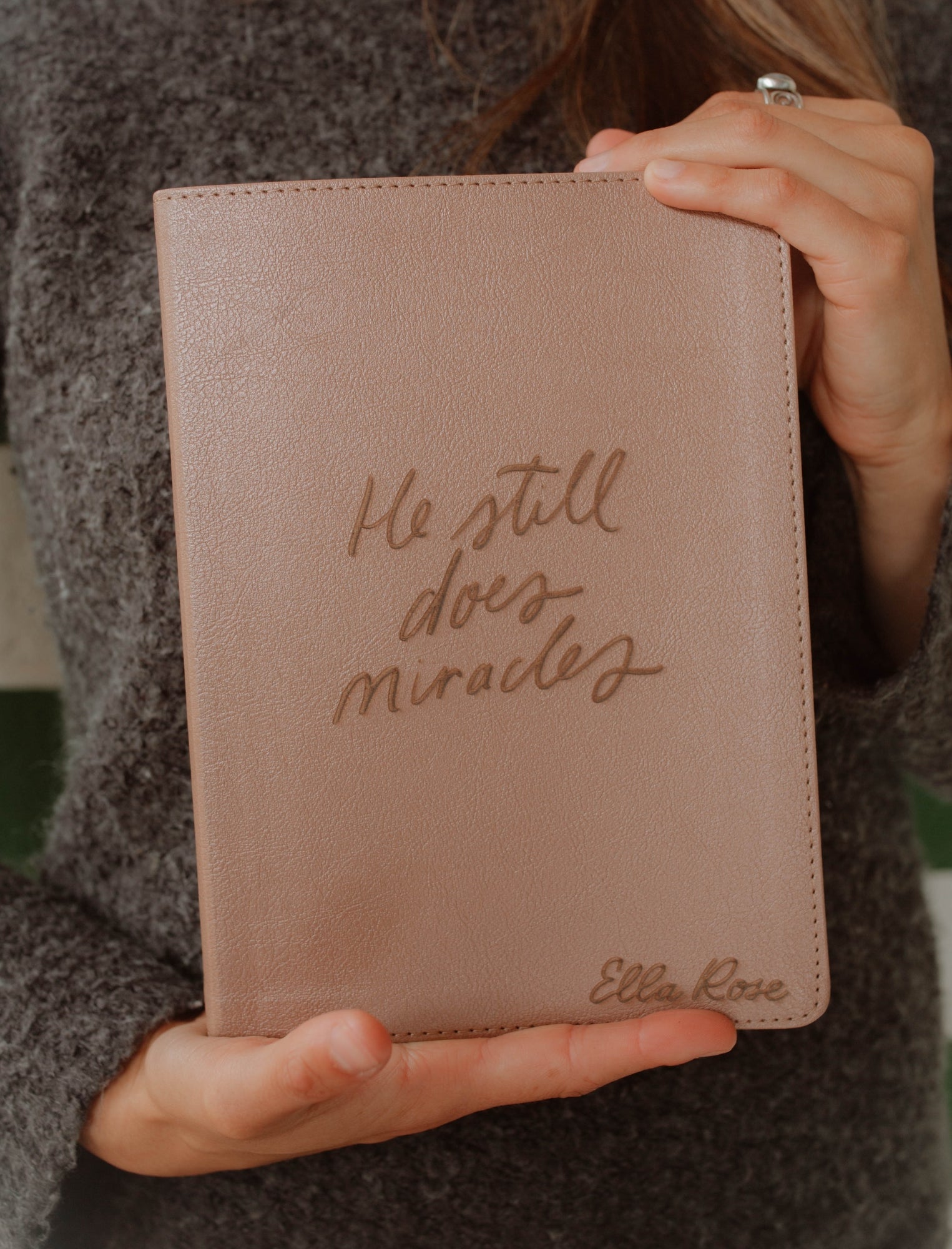 CSB She Reads Truth Bible - He Still Does Miracles